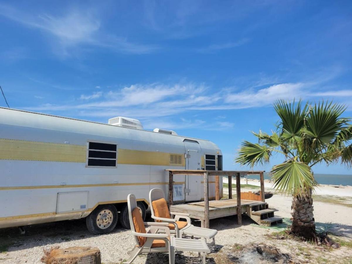 Maggie At The Beach - 1973 Vintage Rv Port Lavaca Exterior foto